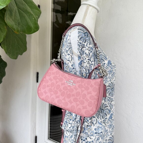 Last 2 ‼️COACH Teri Shoulder Bag In Signature Canvas CV933 Dusty Pink - Picture 1 of 16